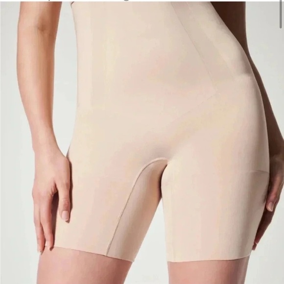 SPANX Other - SPANX Oncore Sculpting High-Waisted Mid-Thigh Short Women’s Size Large Nude NWT!